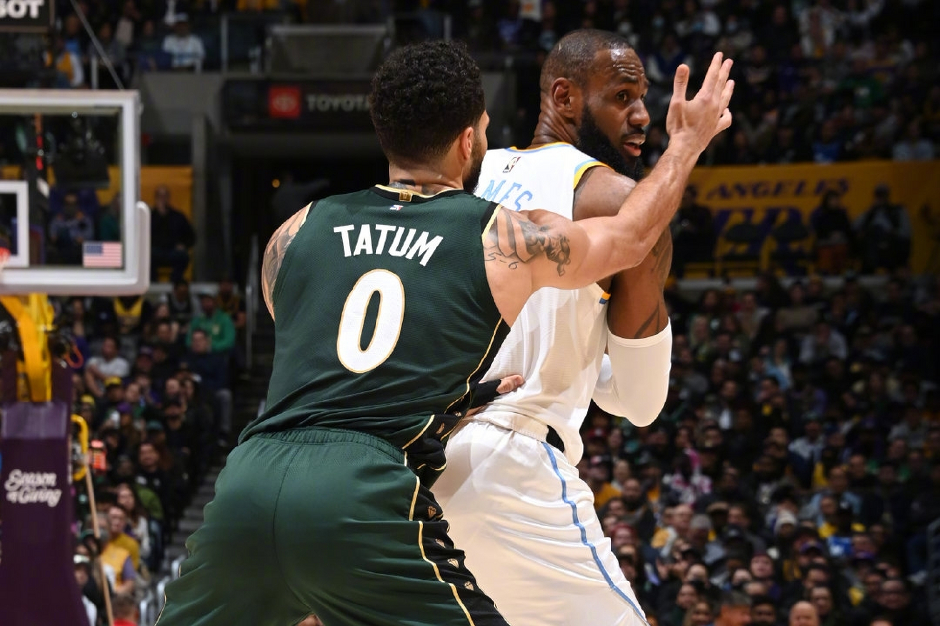 Kaiyun Sports-包含Uzi在阿森纳比赛中逆转广东宏远赛前遗憾出局，这一次真的詹姆斯怒砍33分的词条