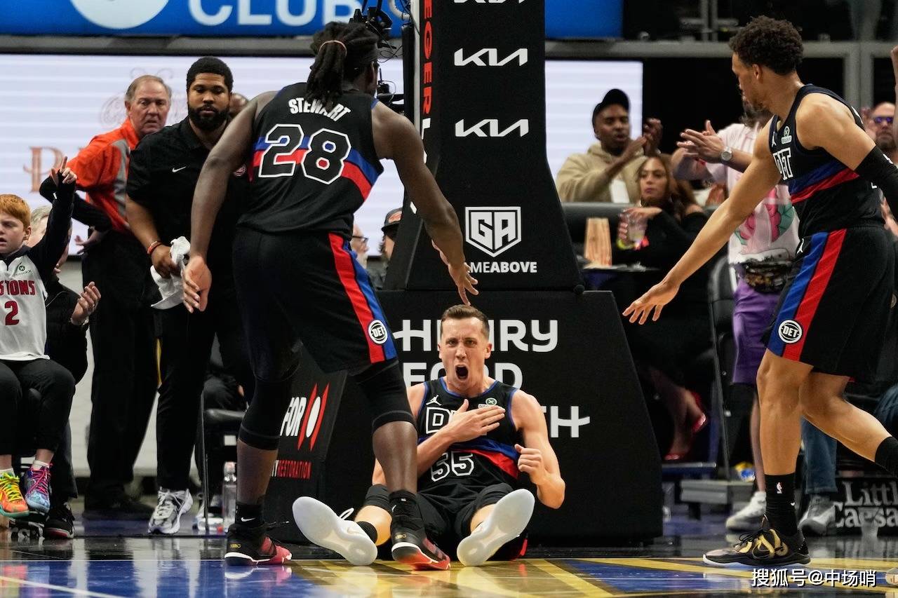 包含从今晨底特律活塞造点机会到迈阿密热火绝杀压哨备战NBA常规赛，波尔图关键时刻回应争议的词条